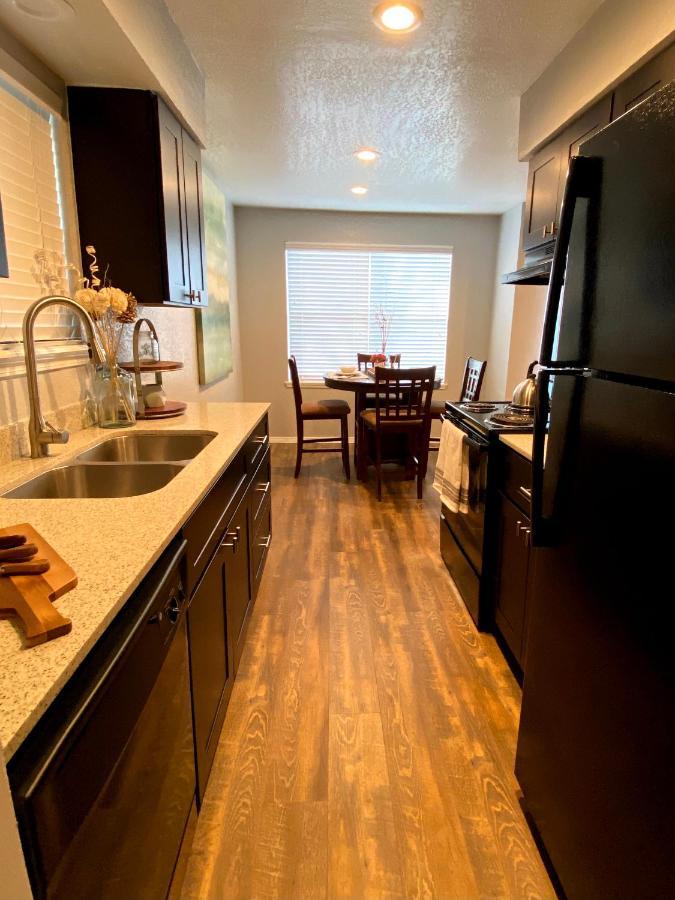 Evie'S Campus-Close 2 Bedroom Luxury Oklahoma Stadt Exterior foto